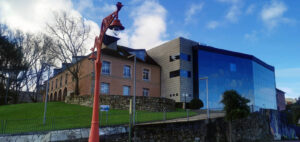 Fachada del edificio del Rectorado de la Universidade da Coruña